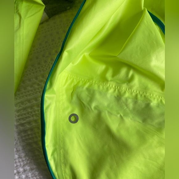 Nike Storm-Fit Running Windbreaker Jacket neon yellow size Small - Picture 6 of 12